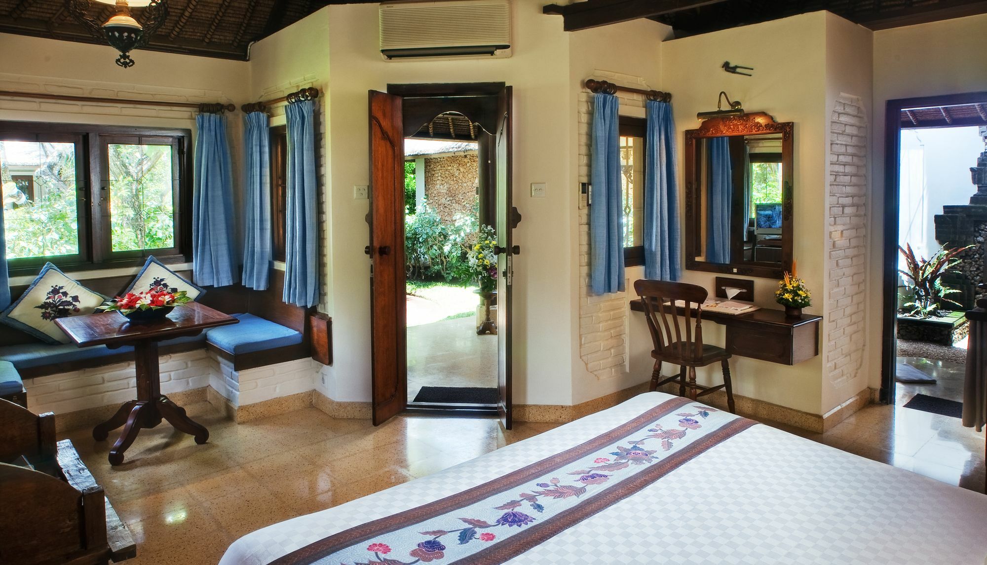 Poppies Bali Hotel Kuta (Bali)
